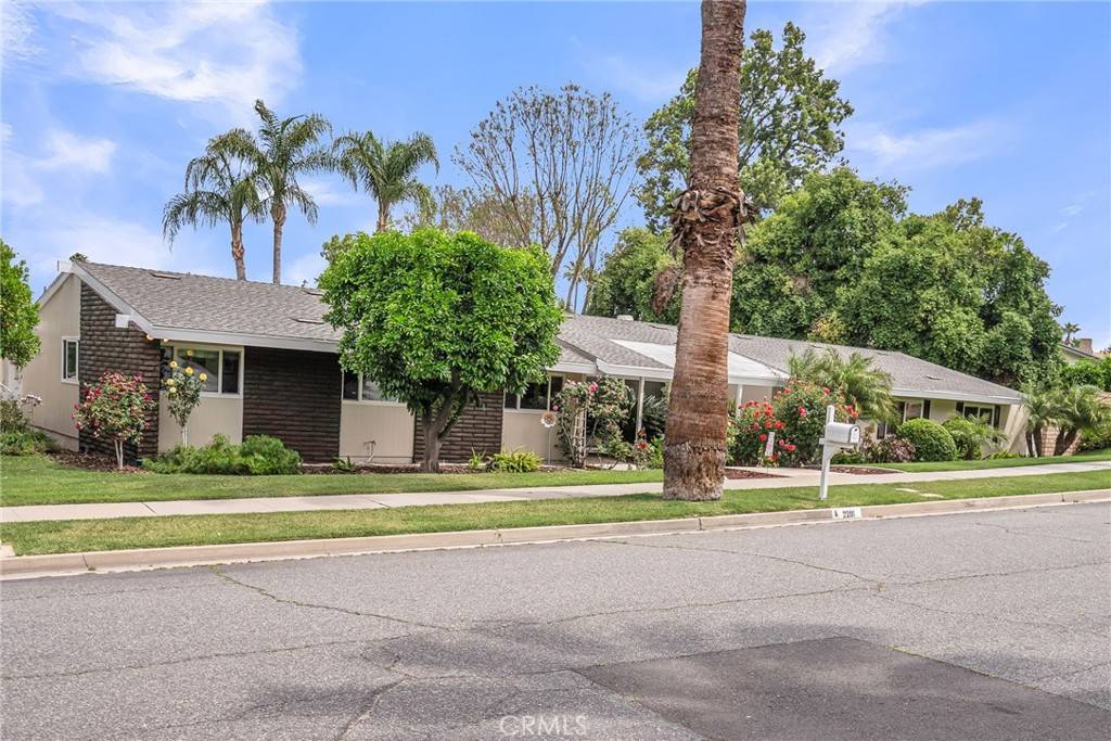 Riverside, CA 92506,2201 Archdale ST