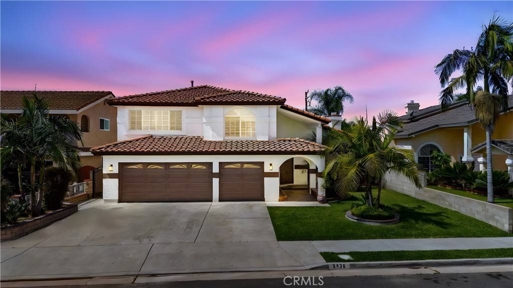 Downey, CA 90242,8426 Orange ST