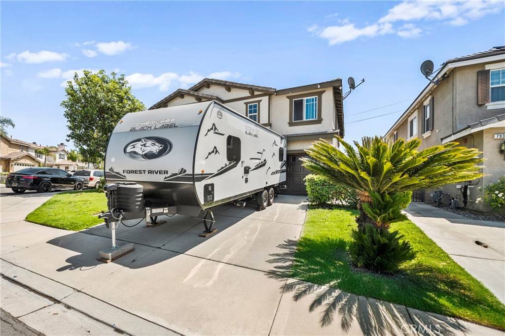 Fontana, CA 92336,7925 Hemingway CT