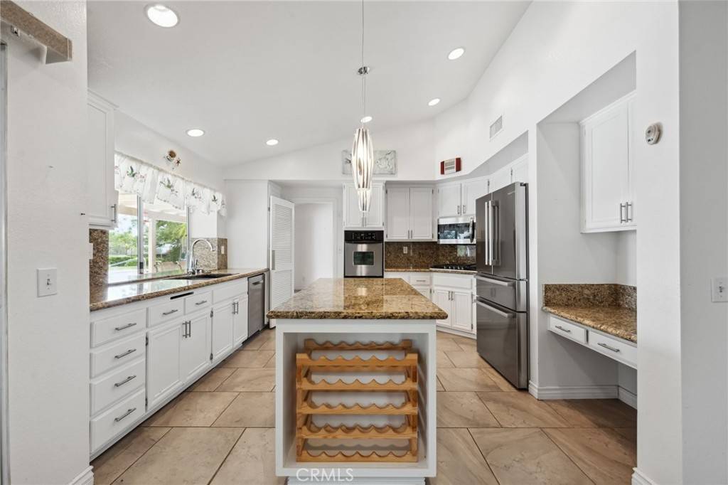 24805 Morning Mist DR Moreno Valley, CA 92557