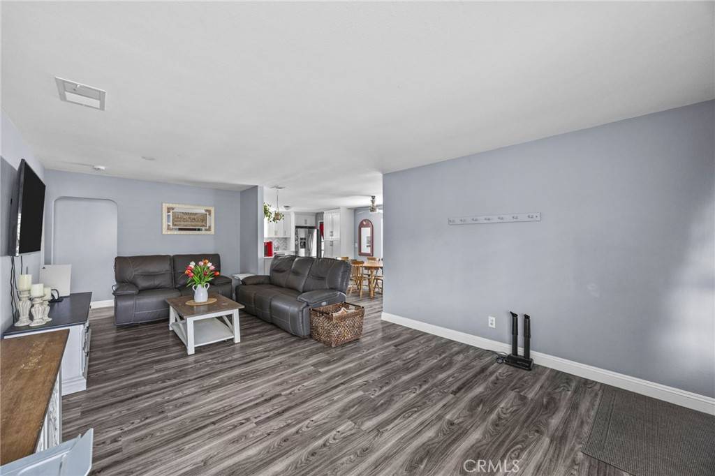 Jurupa Valley, CA 92509,5684 Rutile ST