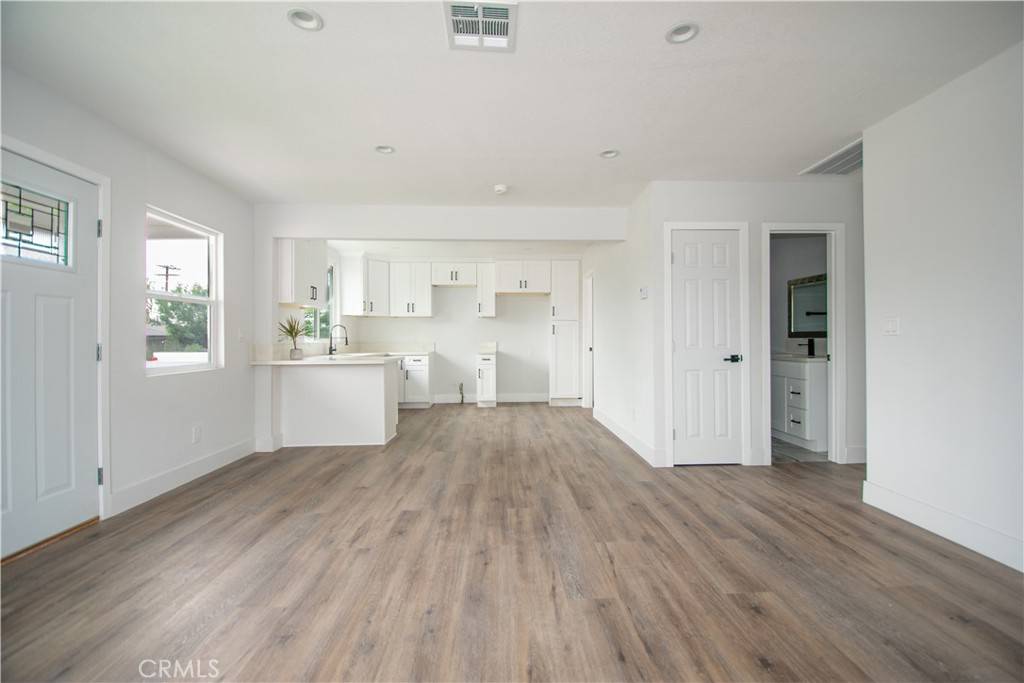 Eastvale, CA 92880,14723 Walters ST