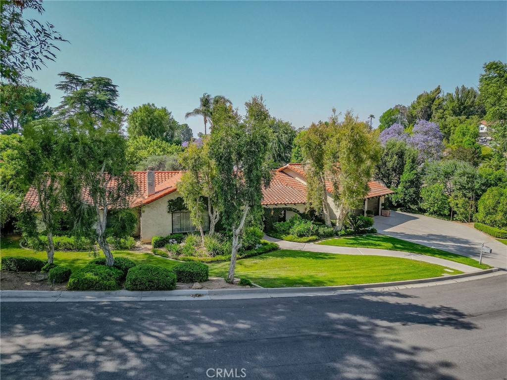 Riverside, CA 92506,2033 Benbow PL