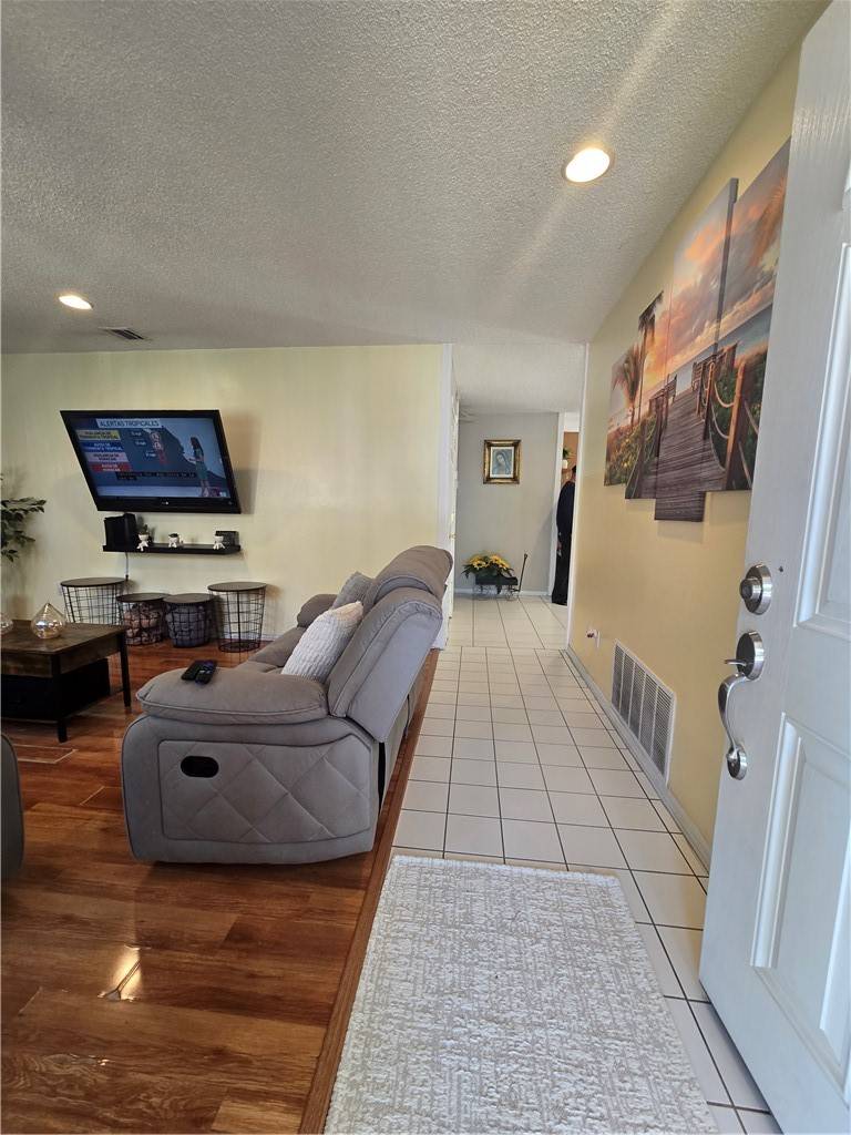 Corona, CA 92882,2265 Mcneil CIR