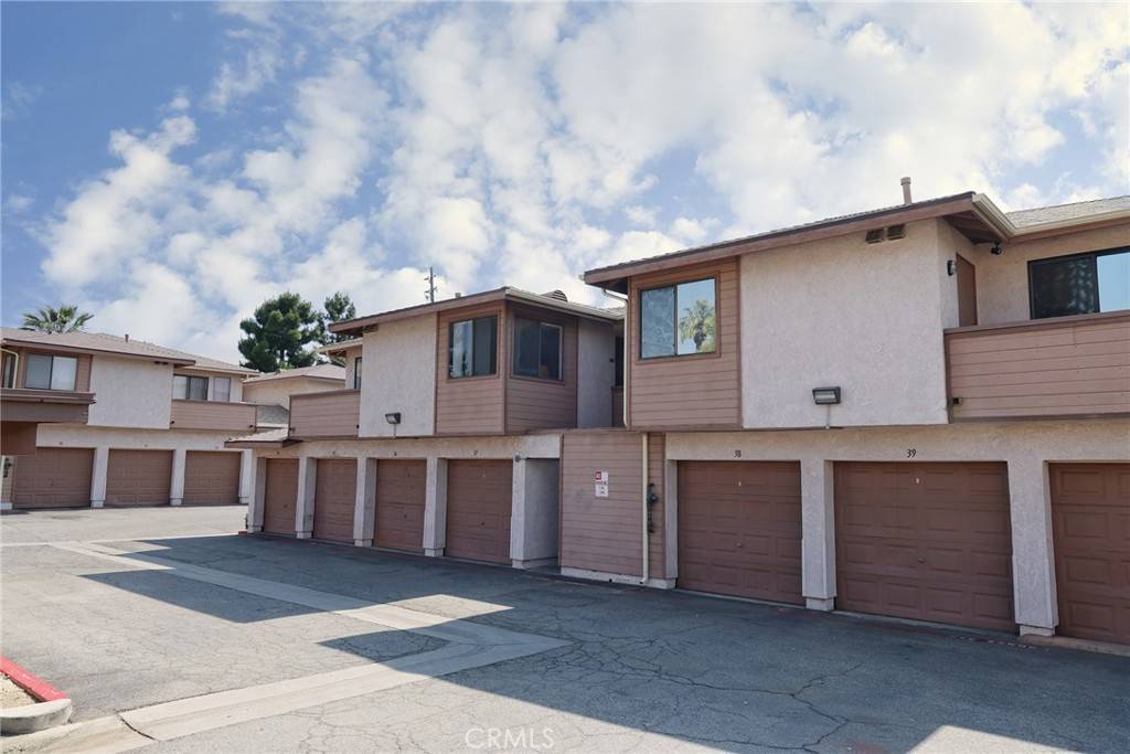 Riverside, CA 92507,1313 Massachusetts AVE #206