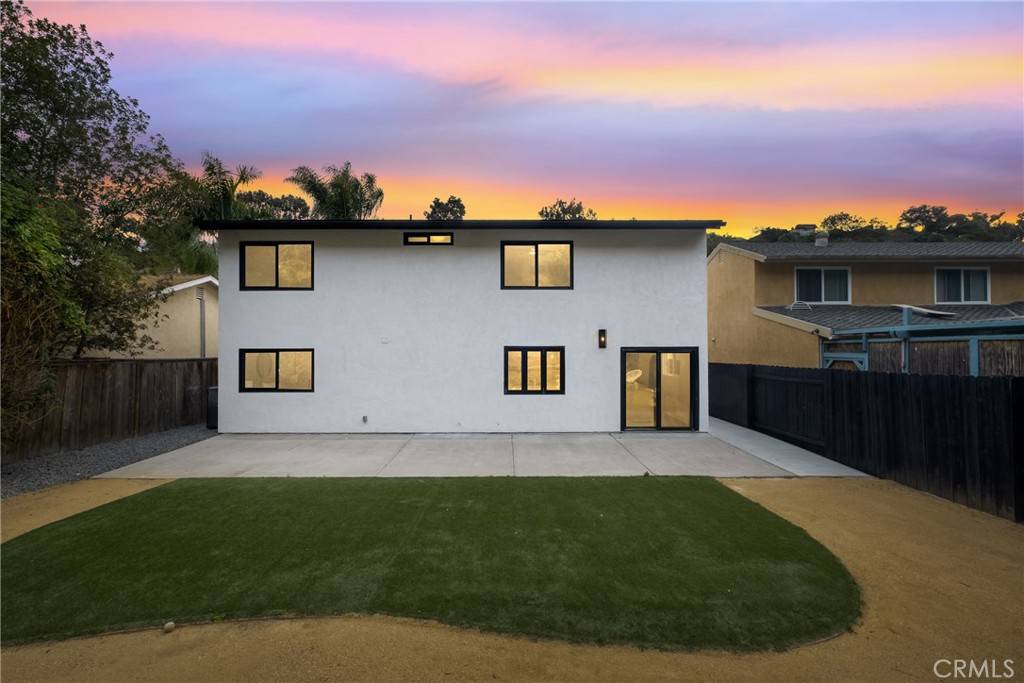 San Diego, CA 92122,4282 Robbins ST
