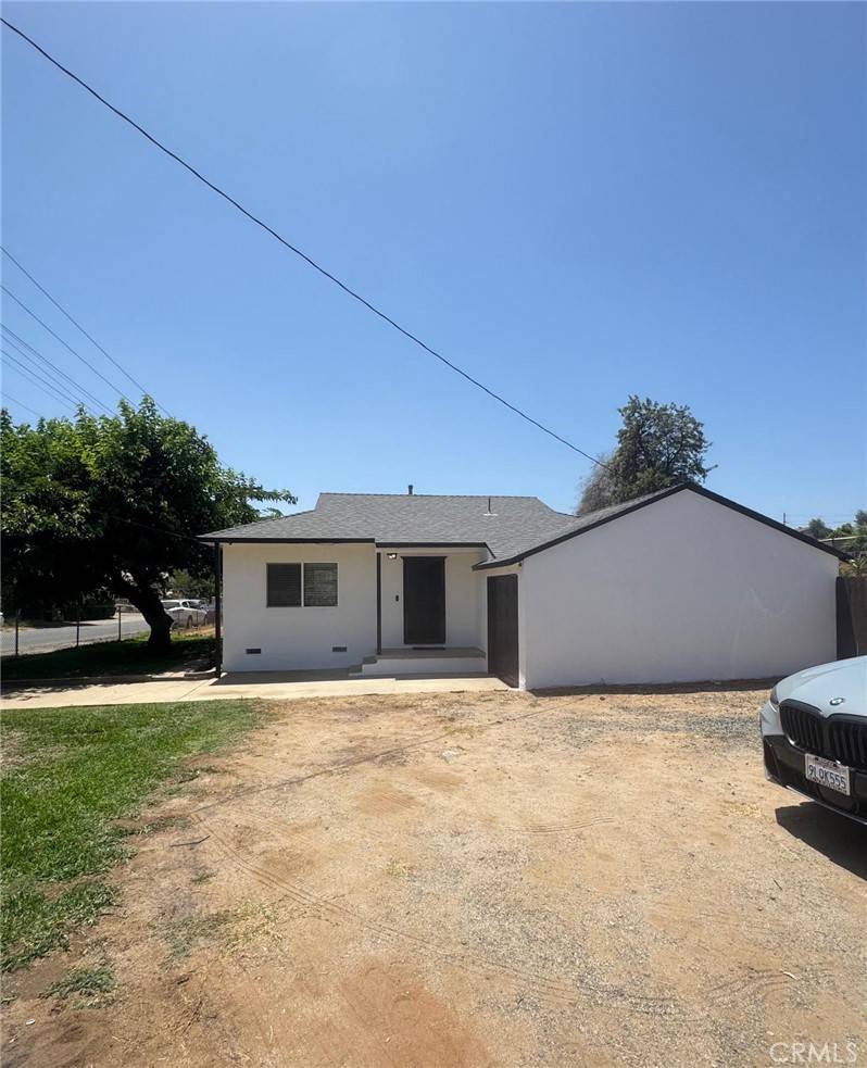 Jurupa Valley, CA 92509,5609 Beach ST