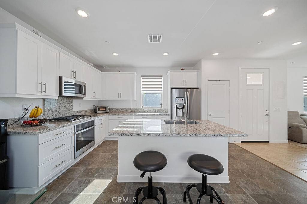 Ontario, CA 91761,3647 Basanite AVE