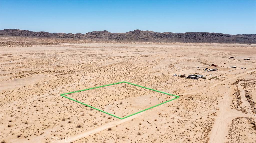 Joshua Tree, CA 92252,65100 Reagan RD