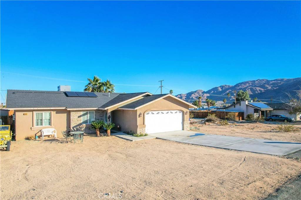 29 Palms, CA 92277,5995 Encelia DR