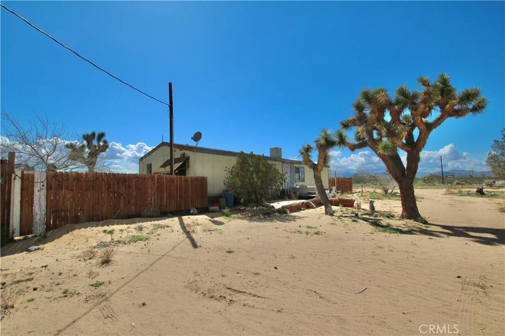 Landers, CA 92285,59631 Bearing Tree RD