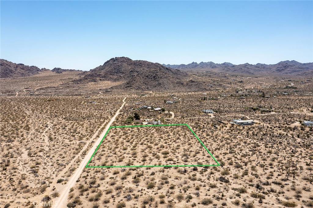 Joshua Tree, CA 92252,4444 Skyline DR