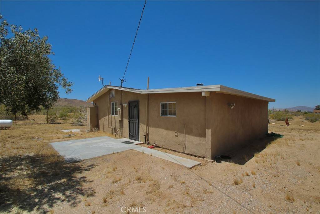 Landers, CA 92285,2029 Wamego TRL