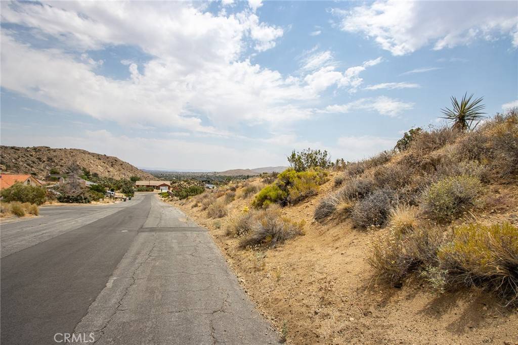 Yucca Valley, CA 92284,55705 Free Gold DR