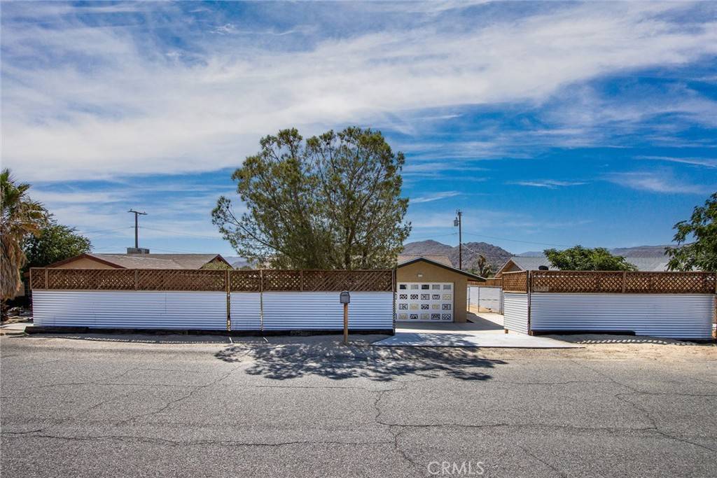 Joshua Tree, CA 92252,61723 Morningside RD