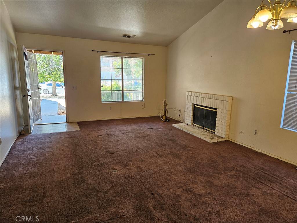 Adelanto, CA 92301,10736 Dove CT