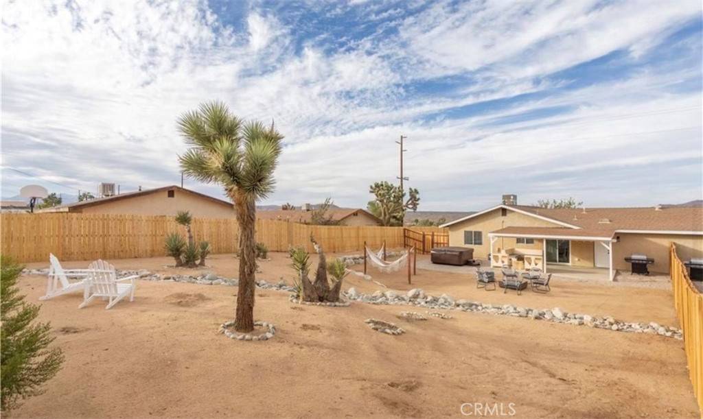 Joshua Tree, CA 92252,60341 Alta Loma DR