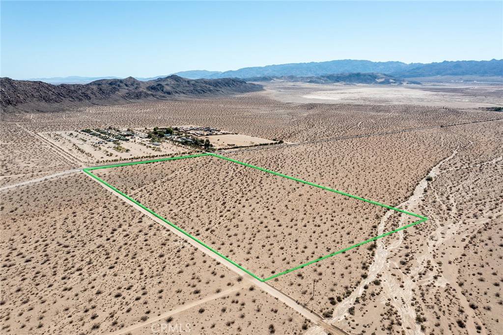 Joshua Tree, CA 92252,7777 La Brisa DR