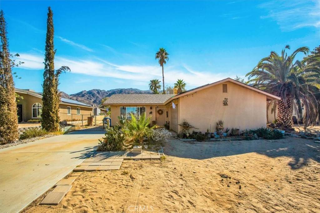 29 Palms, CA 92277,72667 Aspen DR