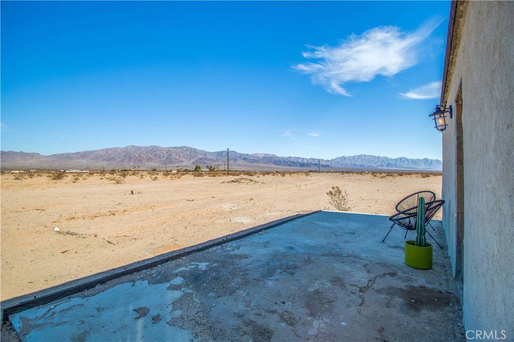 29 Palms, CA 92277,82229 Raven Roost