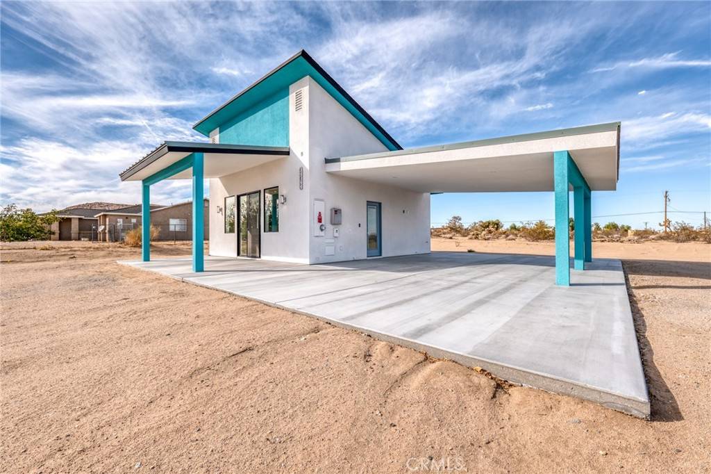 Joshua Tree, CA 92252,62400 Crestview DR