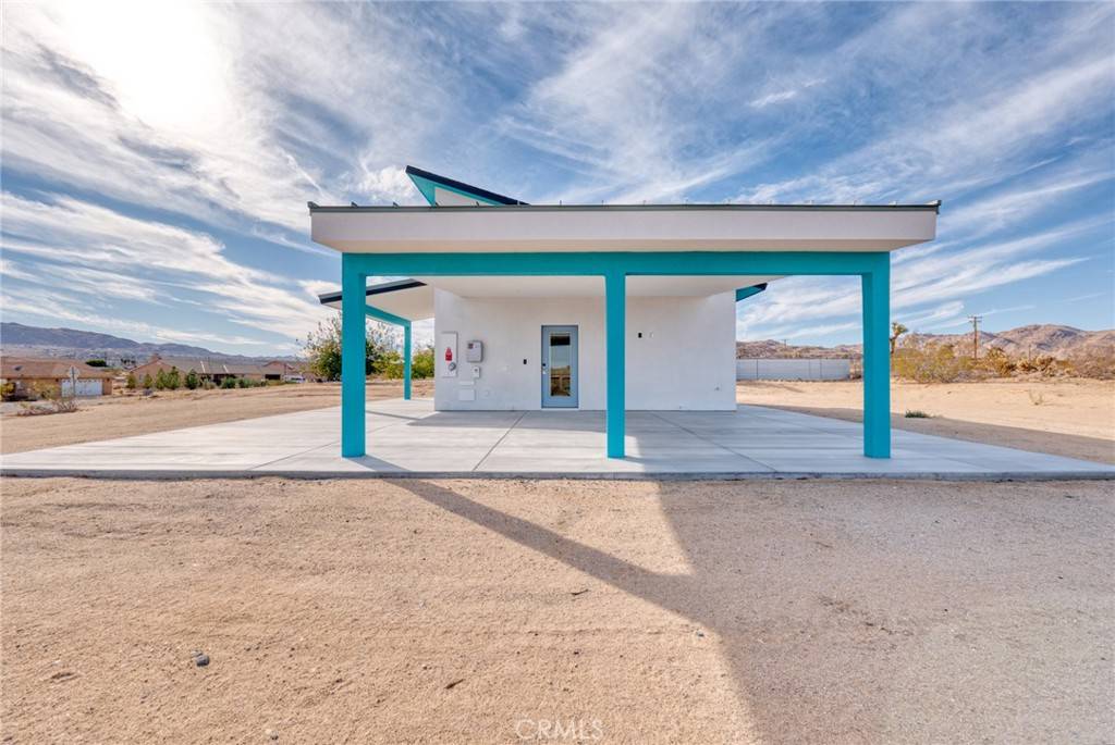 Joshua Tree, CA 92252,62400 Crestview DR