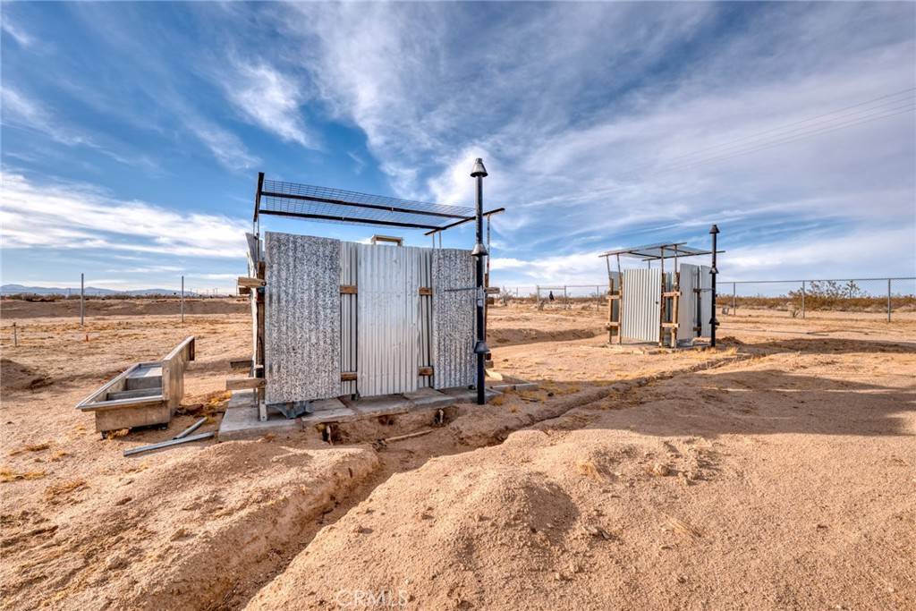 Joshua Tree, CA 92252,61975 La Brisa DR