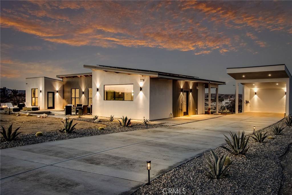 Joshua Tree, CA 92252,63576 Cobalt RD