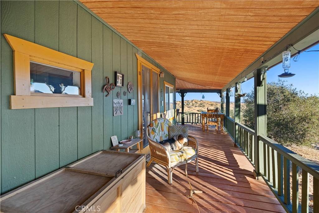 2860 Orange TRL Pioneertown, CA 92268