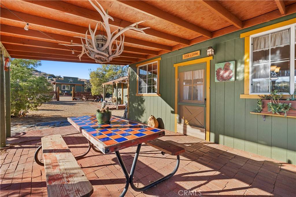 Pioneertown, CA 92268,2860 Orange TRL