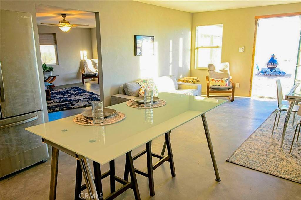 Landers, CA 92285,915 Dakota LN