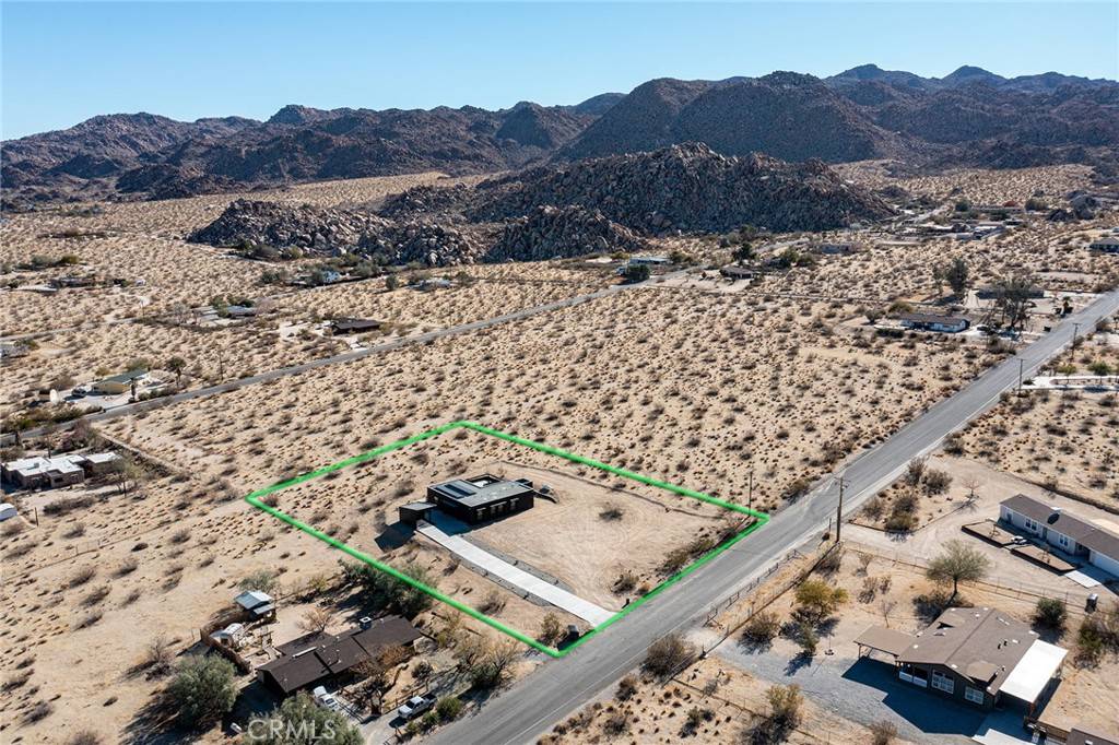 Joshua Tree, CA 92252,6991 Mount Lassen AVE