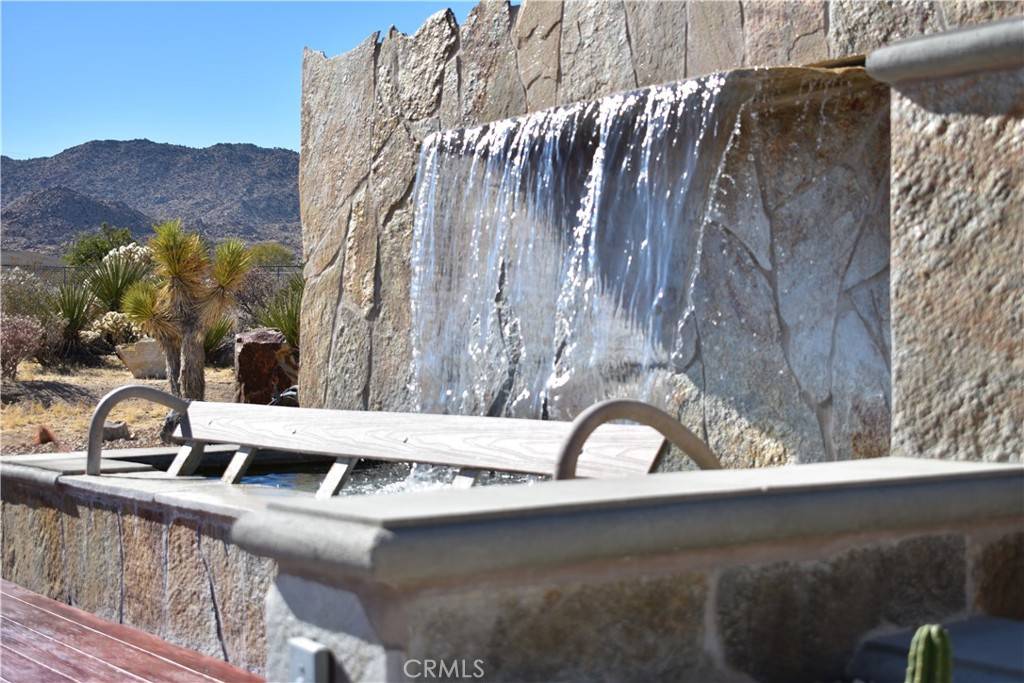 Joshua Tree, CA 92252,61611 Alta Loma DR