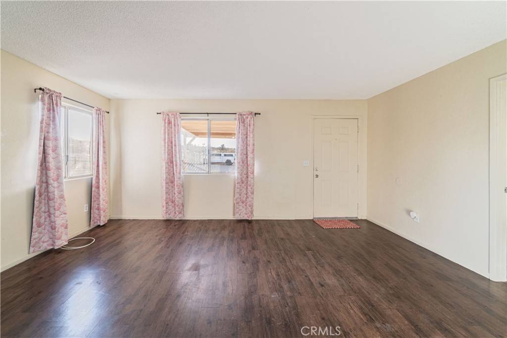 Joshua Tree, CA 92252,61452 Desert Air RD
