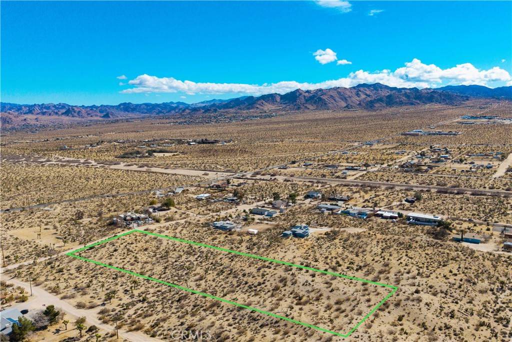 Yucca Valley, CA 92284,5998 Marvin DR
