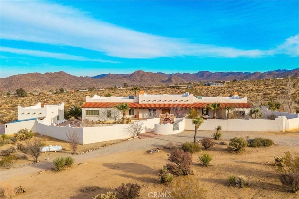 Joshua Tree, CA 92252,7423 Juniper RD