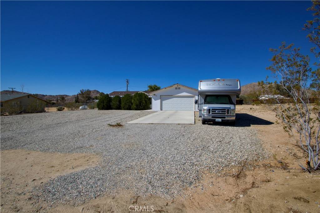Joshua Tree, CA 92252,4742 Avenida La Mirada