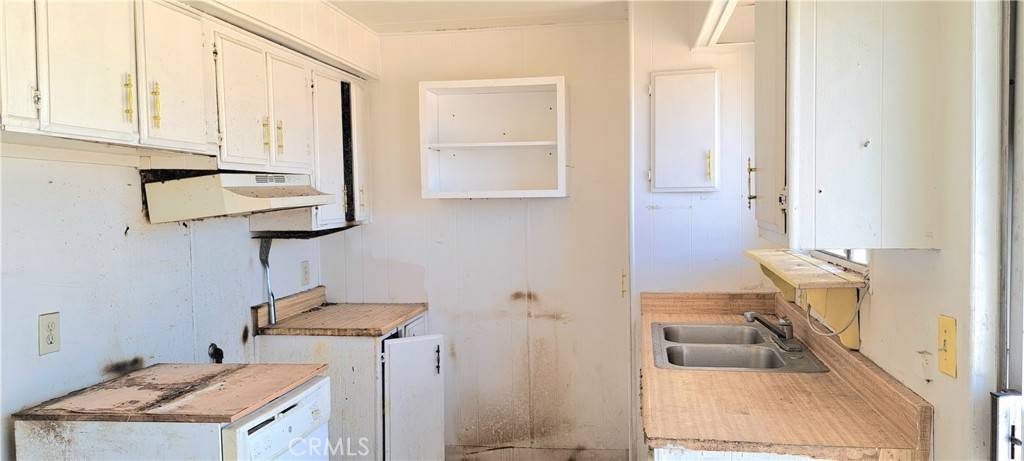 29 Palms, CA 92277,6051 Morongo RD