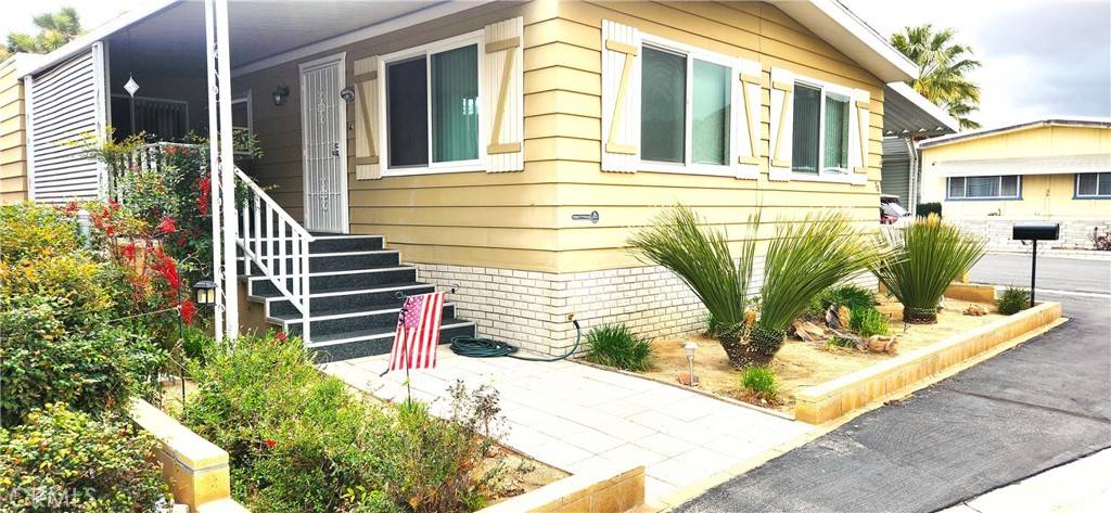 Yucca Valley, CA 92284,54999 Martinez #30