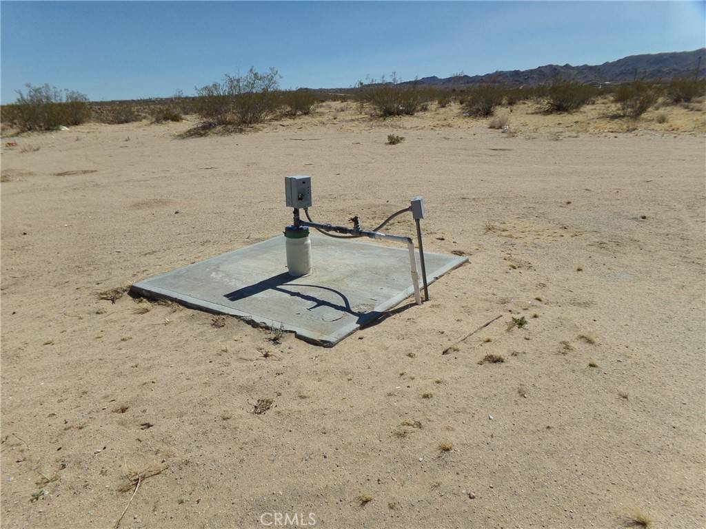 Johnson Valley, CA 92285,51820 Hacienda RD