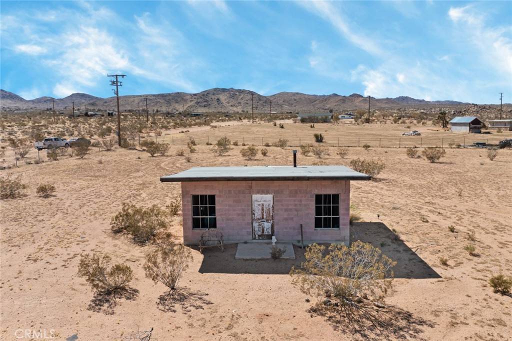 Landers, CA 92285,56172 Cone Blvd