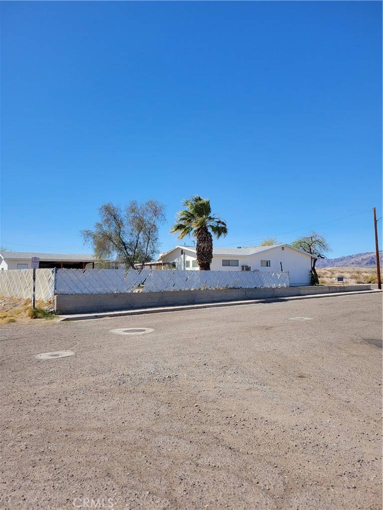 Needles, CA 92363,2012 Parkway ST