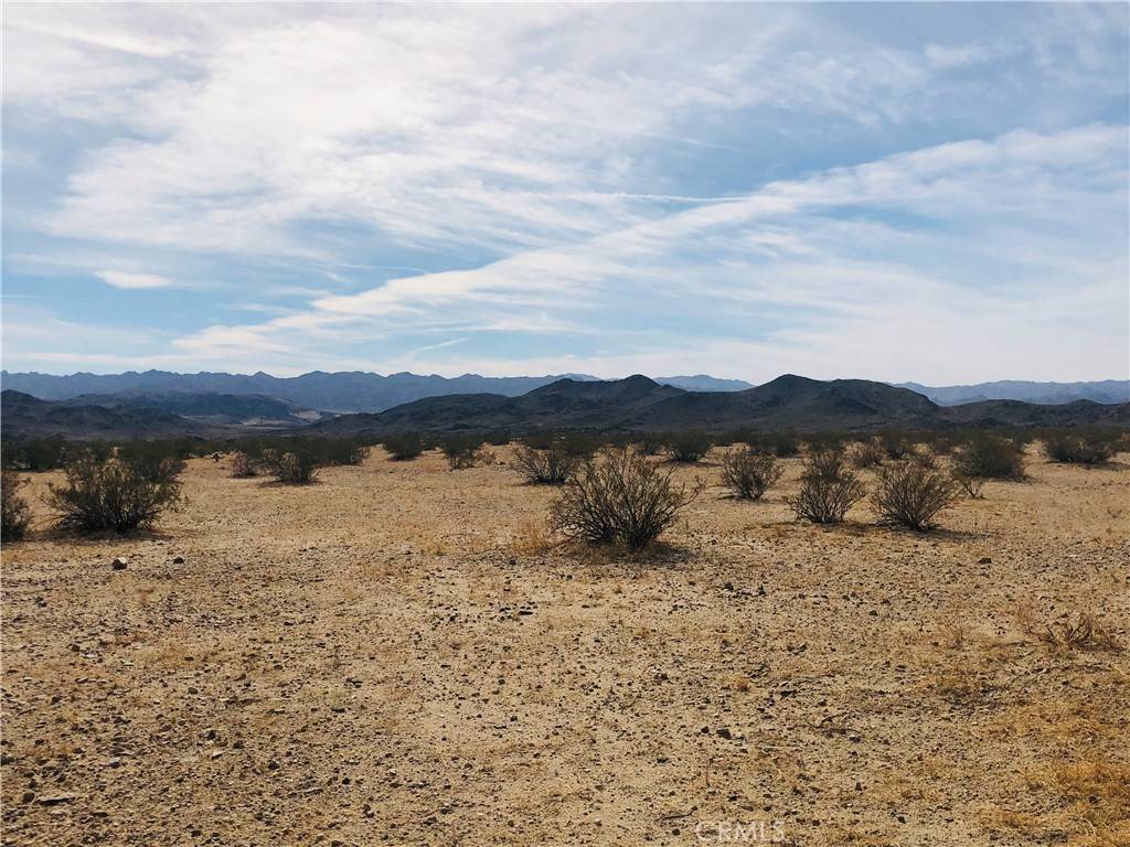 Joshua Tree, CA 92252,2 Fascination AVE