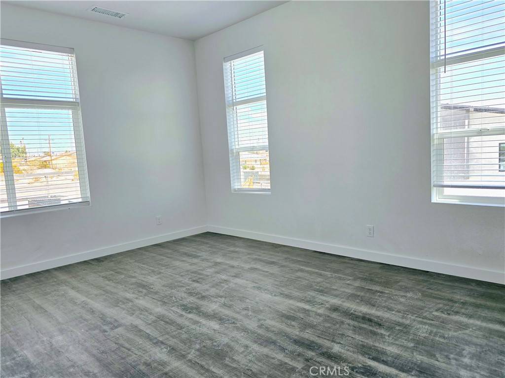 29 Palms, CA 92277,5967 Bagley AVE #3