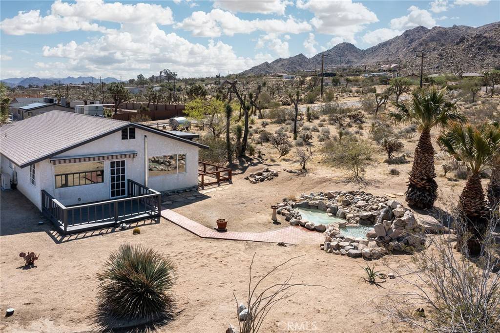 Joshua Tree, CA 92252,60111 Pueblo TRL