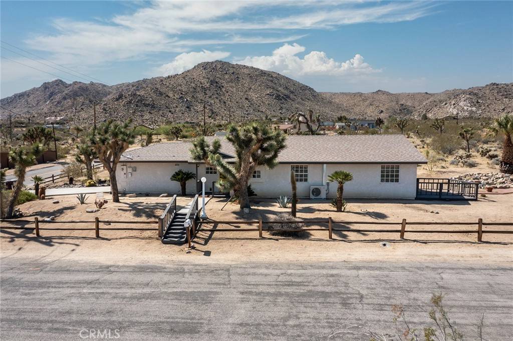 Joshua Tree, CA 92252,60111 Pueblo TRL