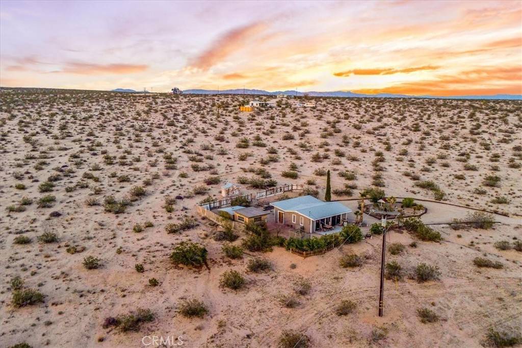 Joshua Tree, CA 92252,63854 Orion RD