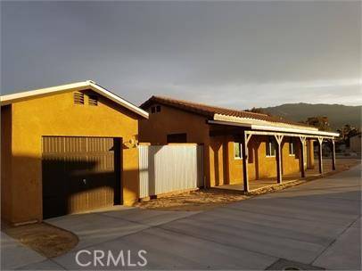 29 Palms, CA 92277,6627 National Park DR #2