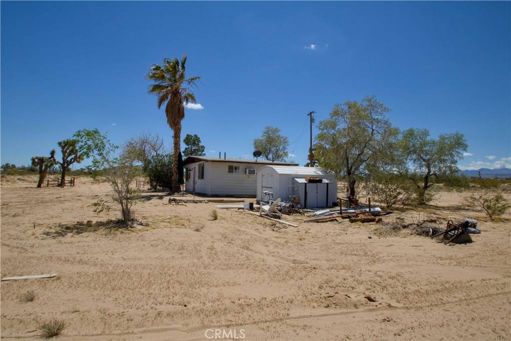 Landers, CA 92285,59460 Applegate WAY