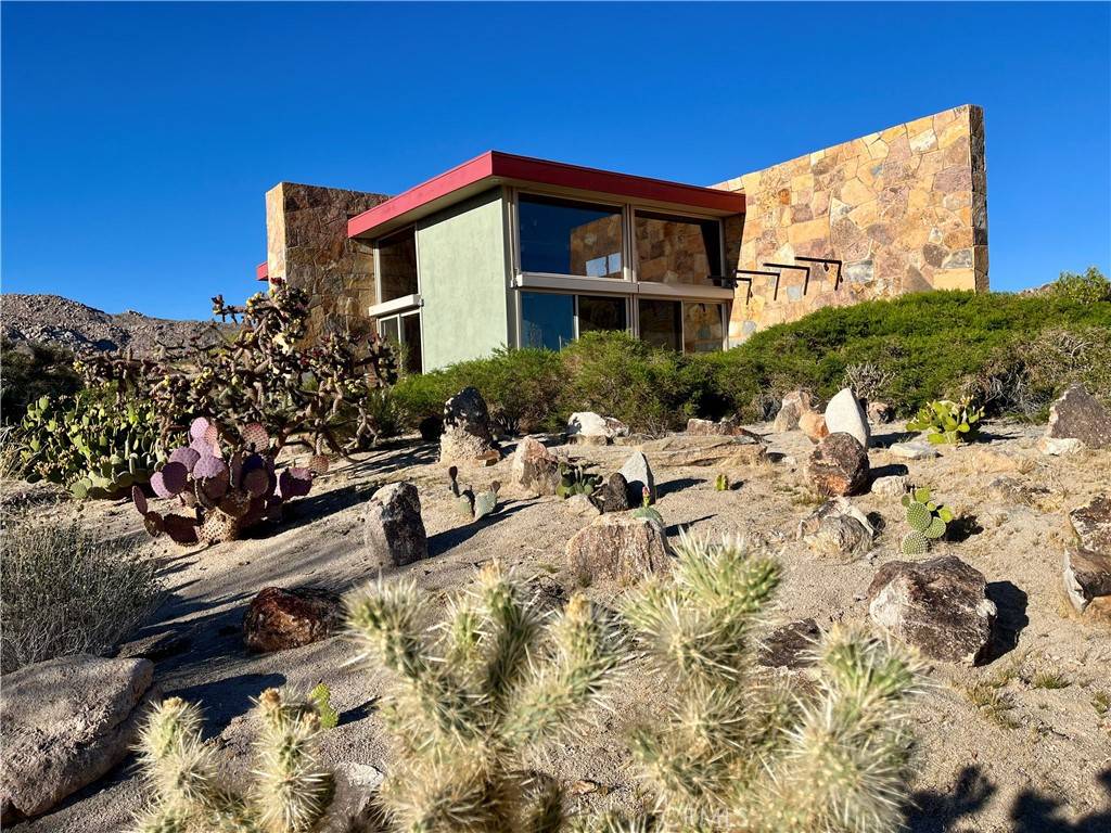 Joshua Tree, CA 92252,7078 Sunkist RD